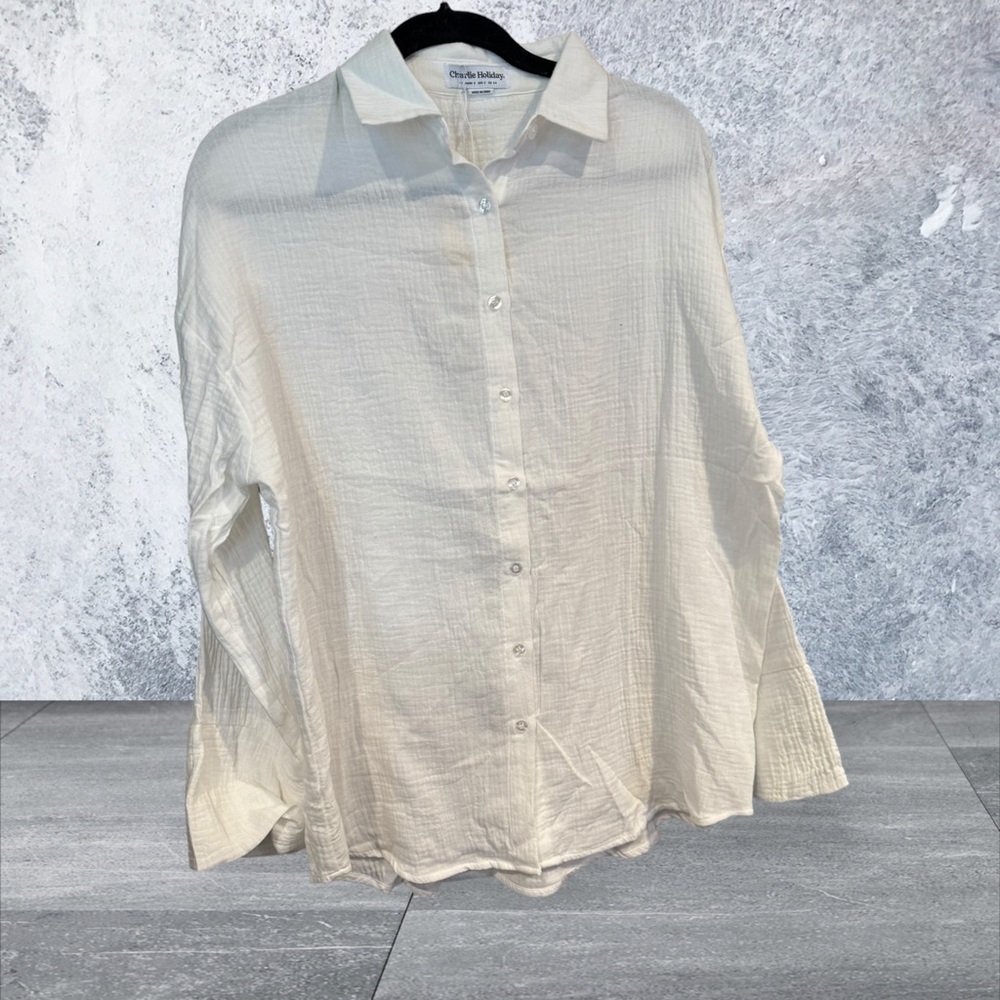 Charlie Holiday Heidi Gauzy Button Down Top. NWT